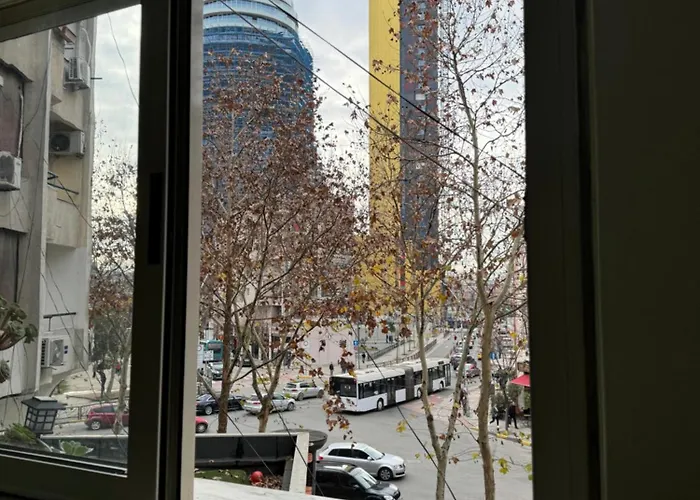 Centre Lions Gate 10 Apartament Tirana