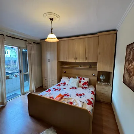 Centre Lions Gate 10 Apartment