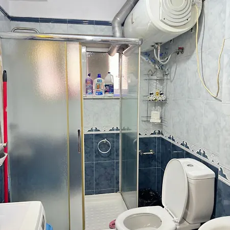 Centre Lions Gate 10 地拉那