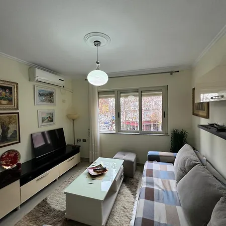 Centre Lions Gate 10 Apartment