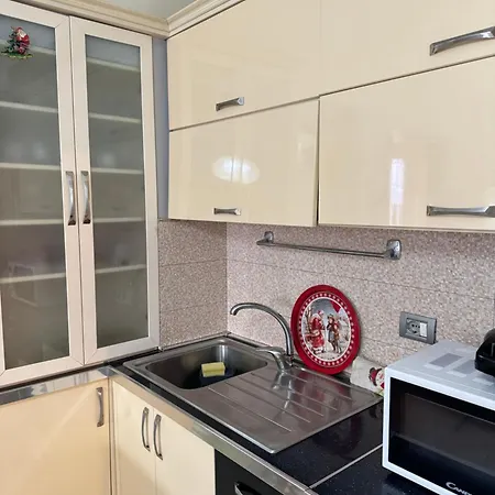 Centre Lions Gate 10 * Tirana