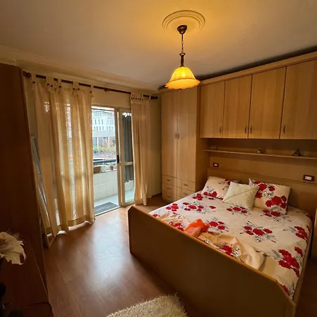 Centre Lions Gate 10 Apartment